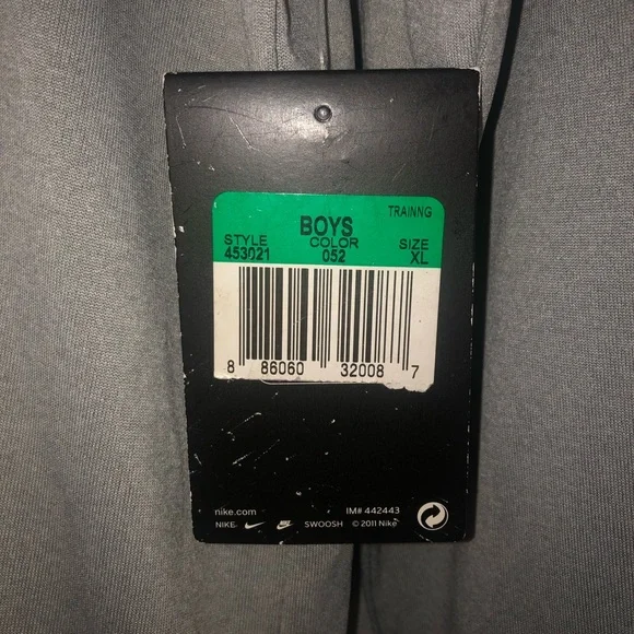 NWT Nike lite gray long sleeve shirt - Picture 3 of 3